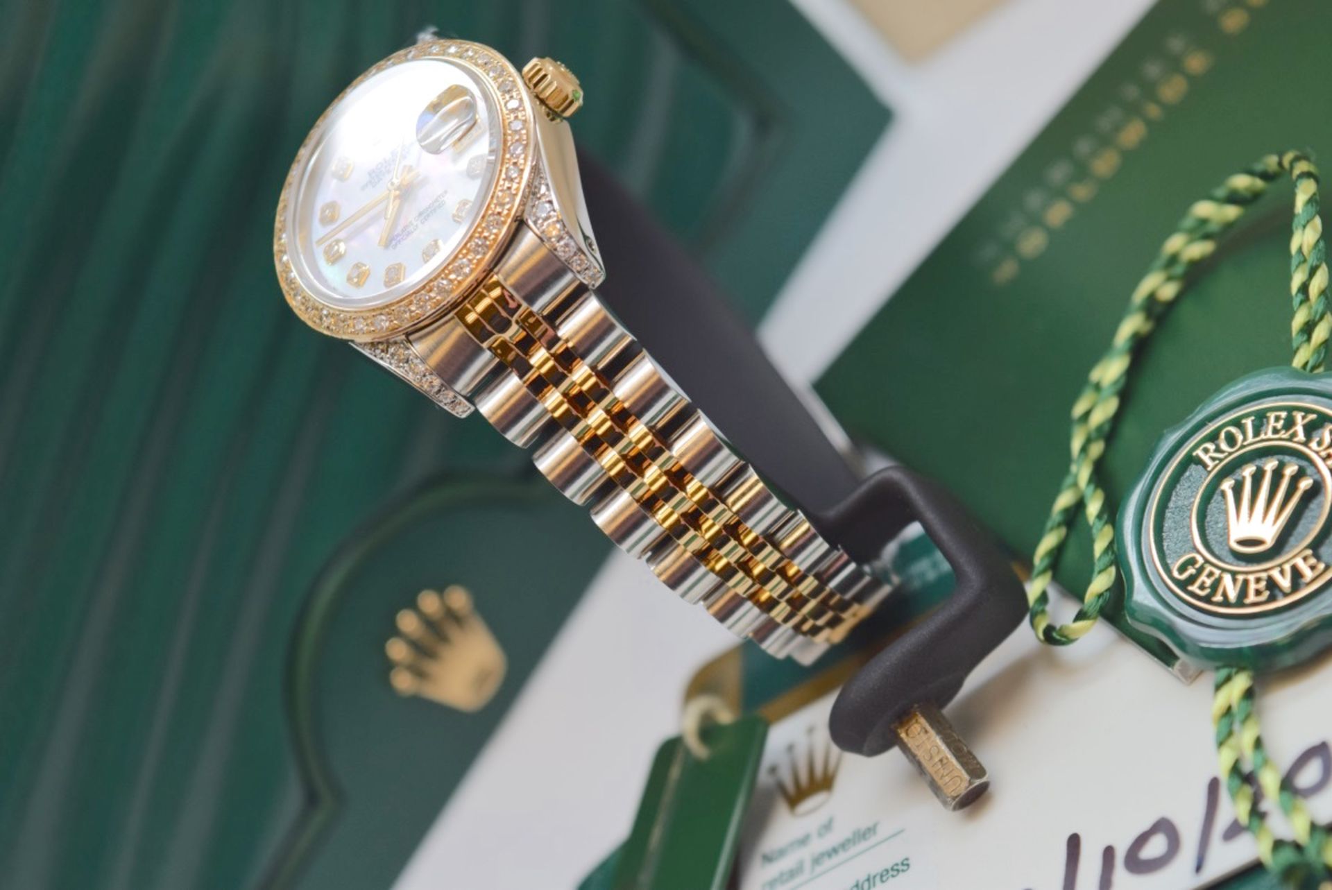 *Diamond Encrusted* 18k Gold/ Steel Rolex Lady DateJust - Pearl Diamond Dial, Bezel & Shoulders - Image 7 of 9