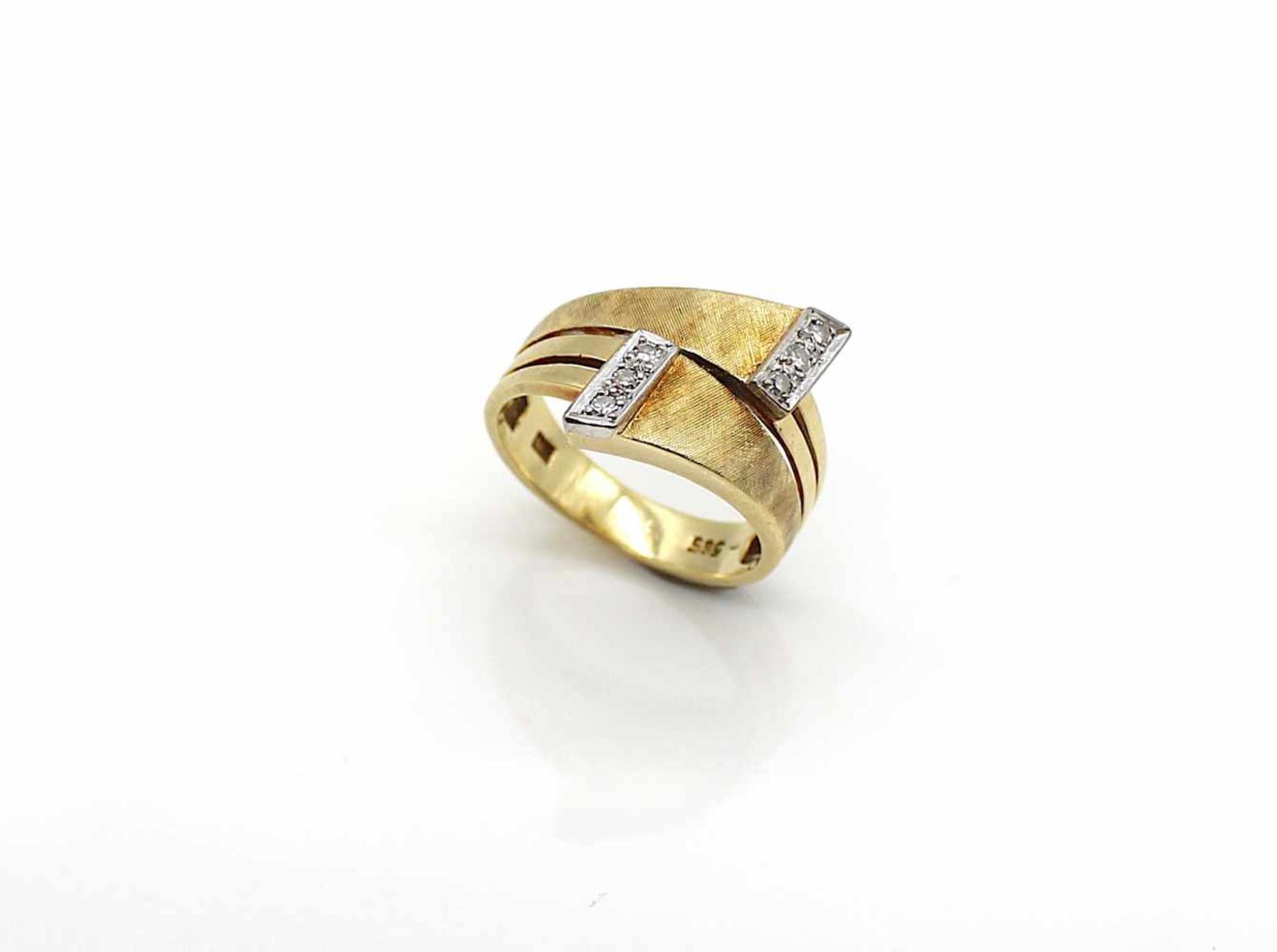 Ring 585 Gold 6 kl. Diamanten, 6,7 g, Gr. 55