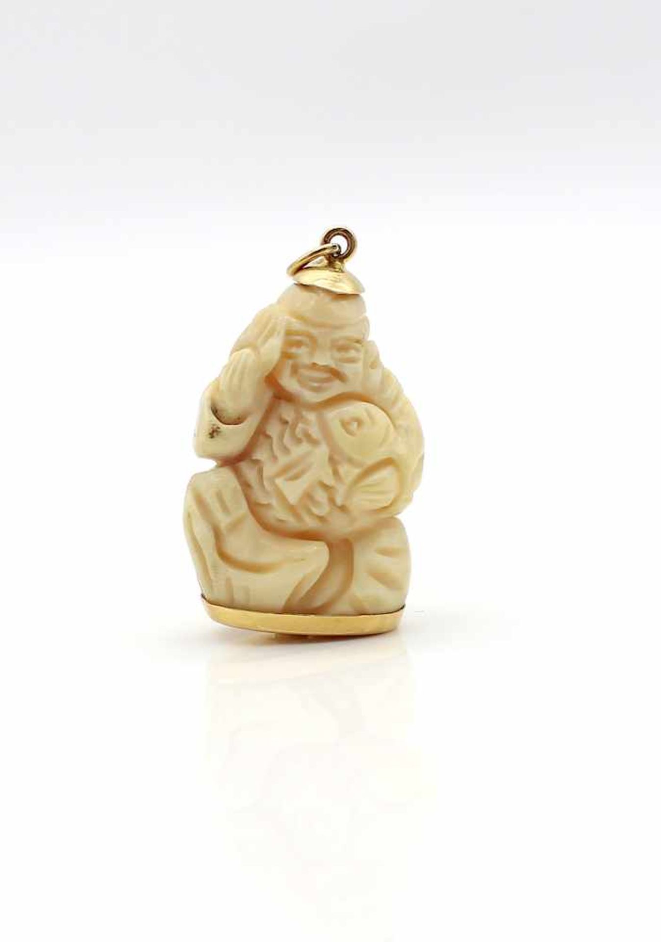 1 Anhänger Buddha aus Bein mit 750 Gold, Maße ca. 3 x 2,6 cm