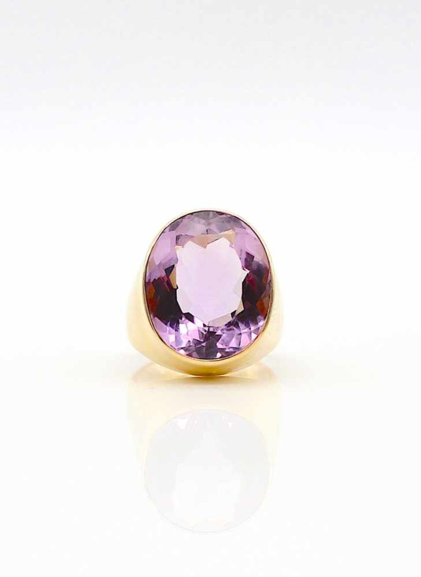 Ring in 585 Gold mit einem Amethyst, Gewicht 12 g, Gr. 50