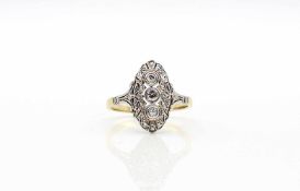 Ring Art Deco in 585 Weiß/Gelbgold mit 1 Brillanten, 2 Altschliff-Diamanten und 4 Rosenschliff-