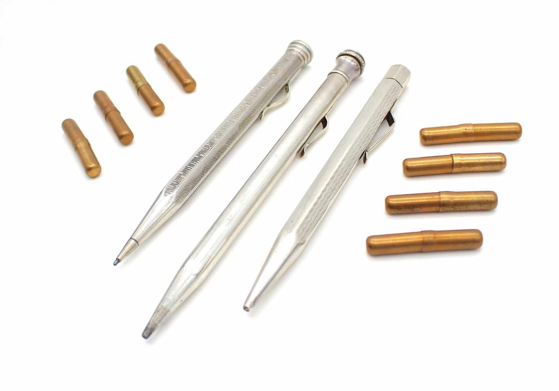 3 Bleistifte aus Silber mit div. Minen , 1 Stift signiert.3 silver pencils with various leads , 1