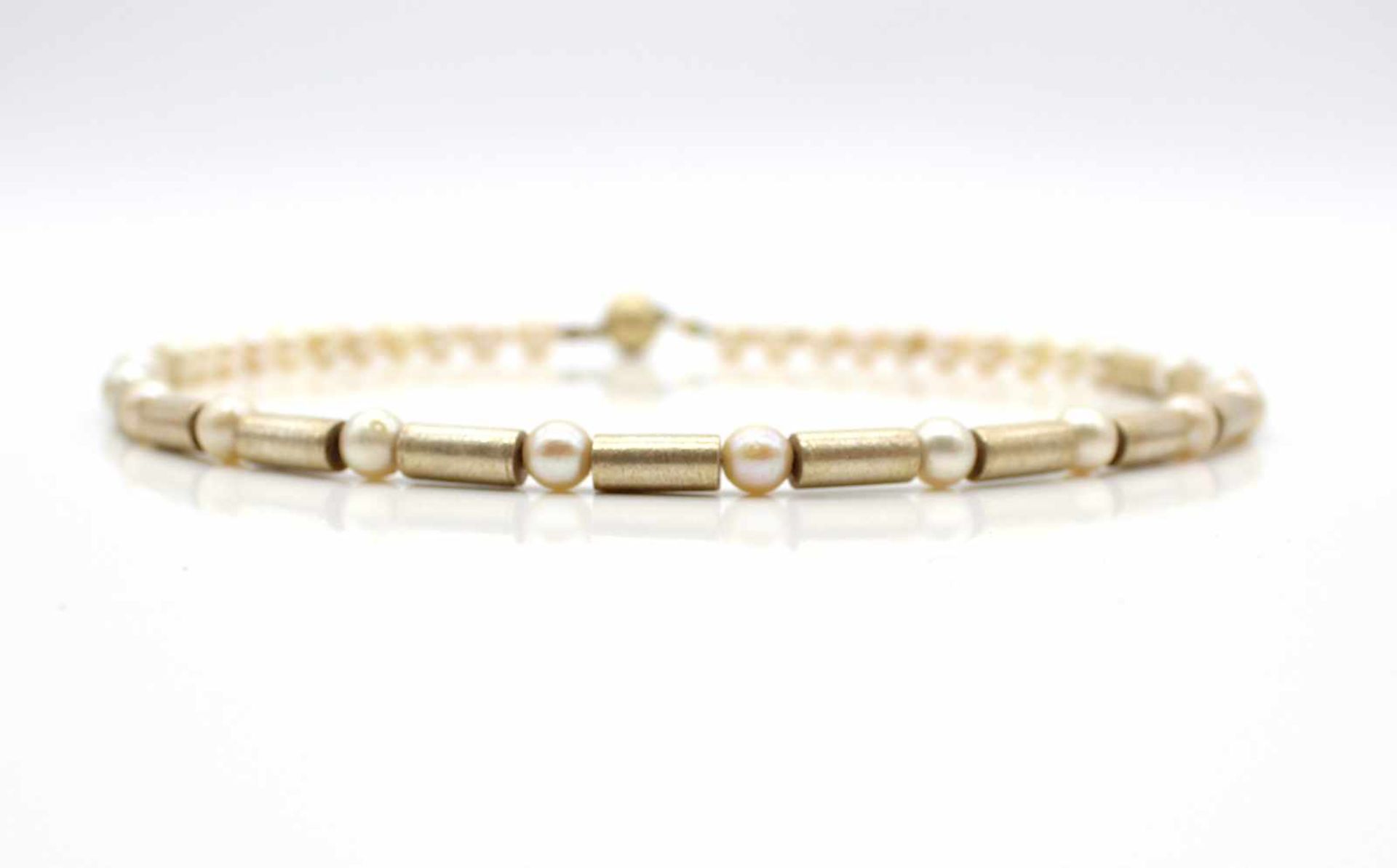 Perlenkette geprüft auf Silber / vergoldet. Länge 47 cm, mit MagnetschloßPearl necklace tested for - Image 3 of 3