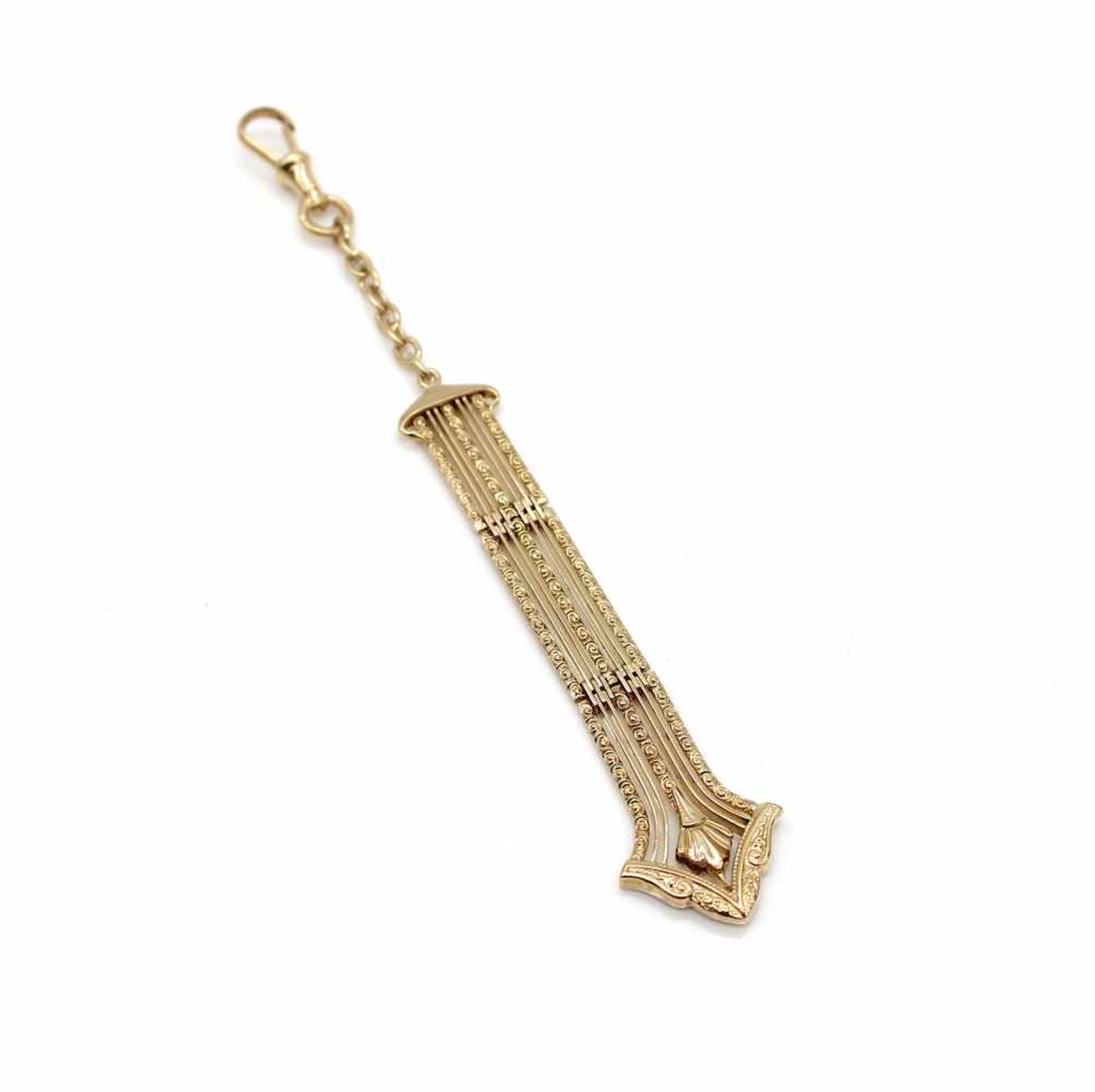 Chatelaine aus 333er Gold. Gewicht 7,7 g, Länge 12 cm ,an der breitesten Stelle 18,8 mm Chatelaine