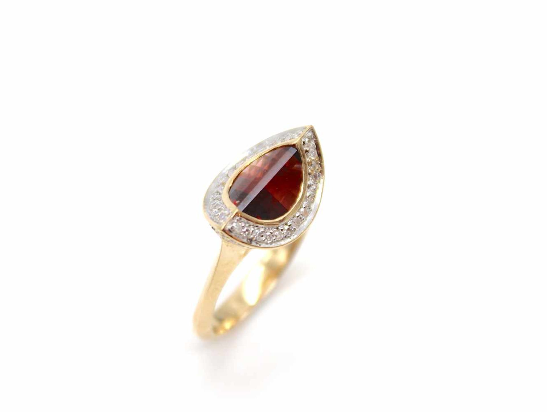 Ring made of 585 gold with a garnet and small diamonds.Weight 5 g, size 56- - -15.00 % buyer's - Bild 4 aus 4