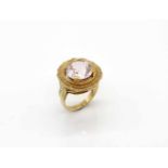 Ring of 585 gold with a morganite, ca. 7 ct Weight 10.7 g, size 57- - -15.00 % buyer's premium on