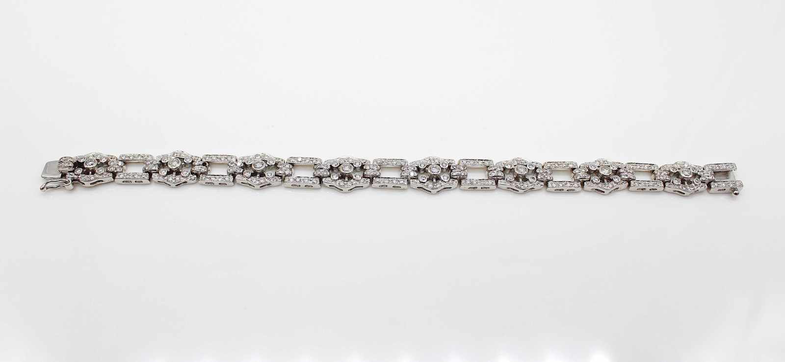 Bracelet made of 750 white gold with various brilliants ( 2 diamonds ), total approx. 2.7 ct in - Image 2 of 3