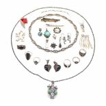 1 lot of mixed silver jewellery.Weight 159,7 g- - -15.00 % buyer's premium on the hammer price19.
