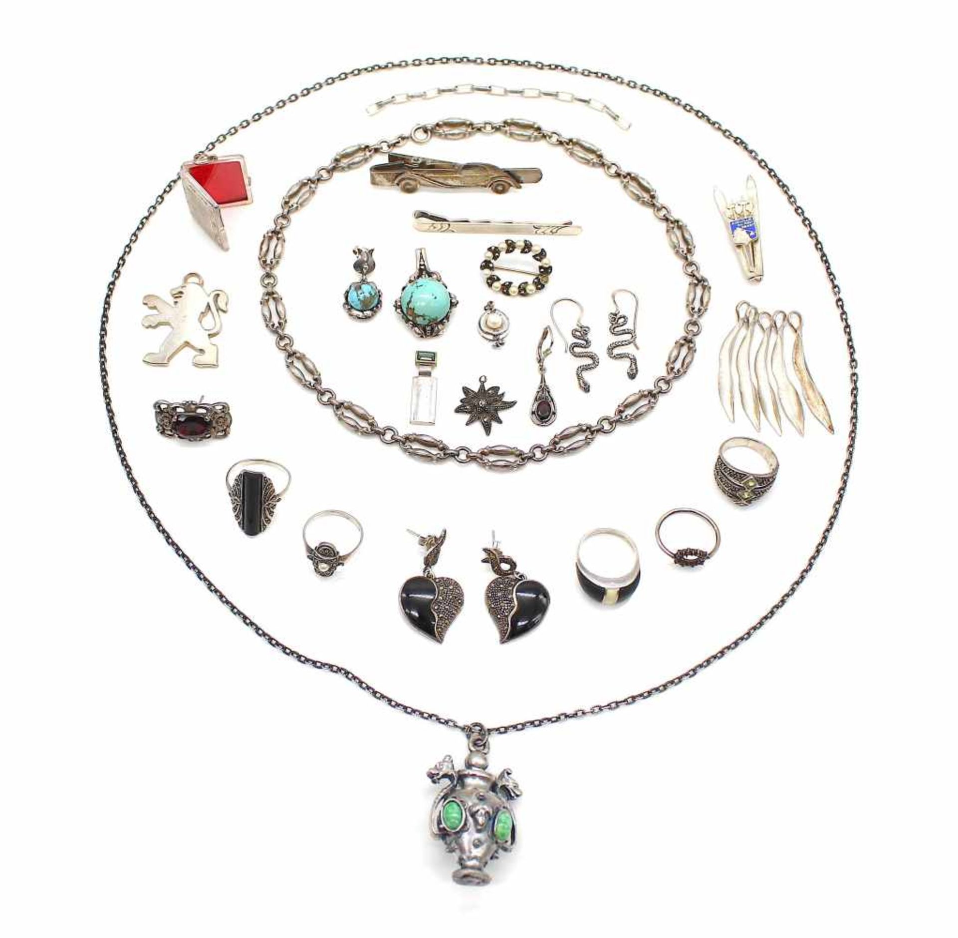 1 lot of mixed silver jewellery.Weight 159,7 g- - -15.00 % buyer's premium on the hammer price19.