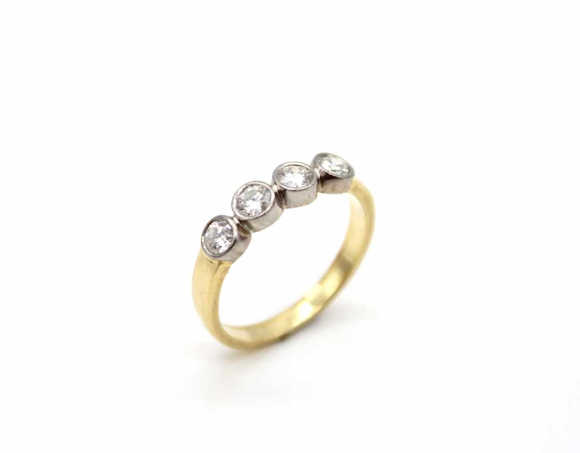 Ring made of 750 gold with 4 brilliants, total approx. 0.54 ct in high to medium quality.Weight 3. - Bild 3 aus 3
