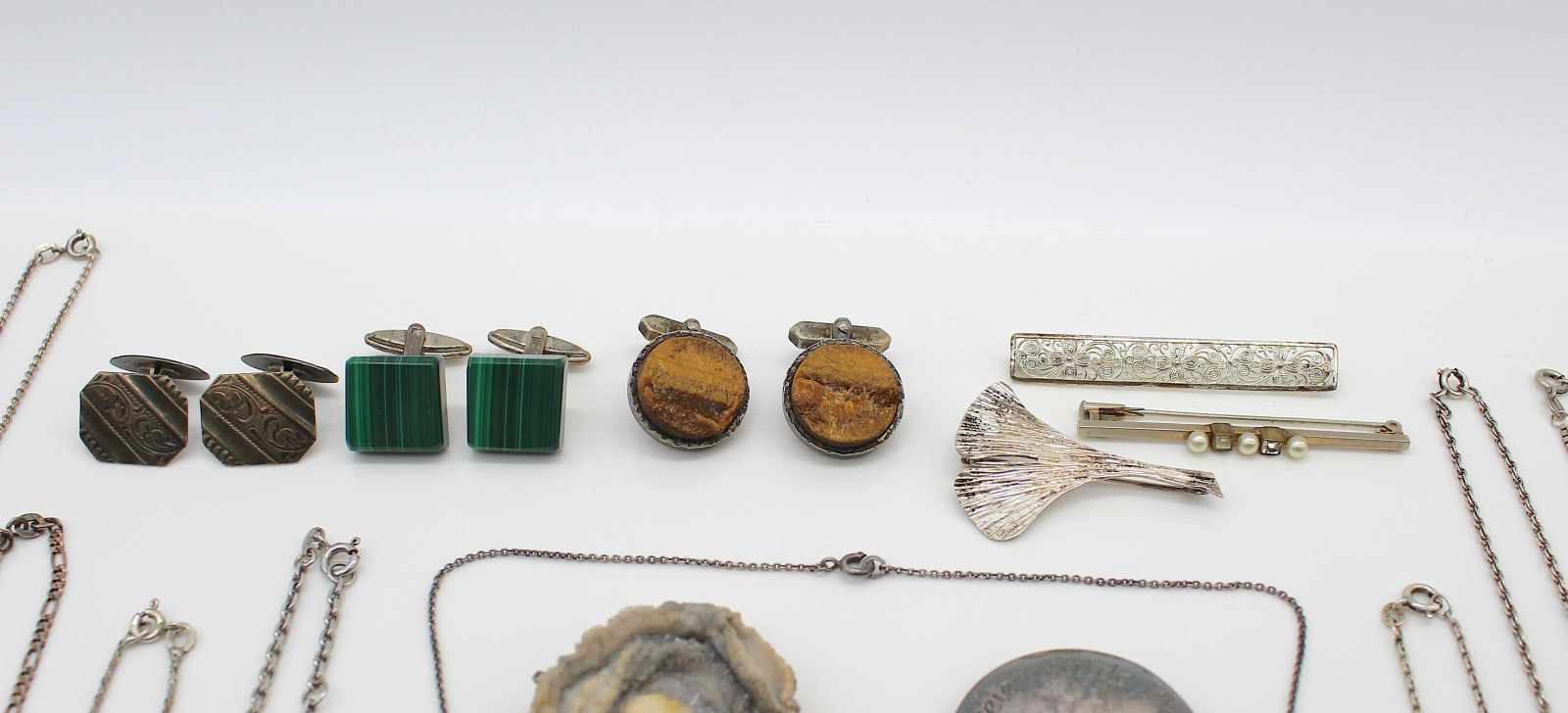 lot jewellery silver and metalWeight 236,4 g- - -15.00 % buyer's premium on the hammer price19. - Image 5 of 6