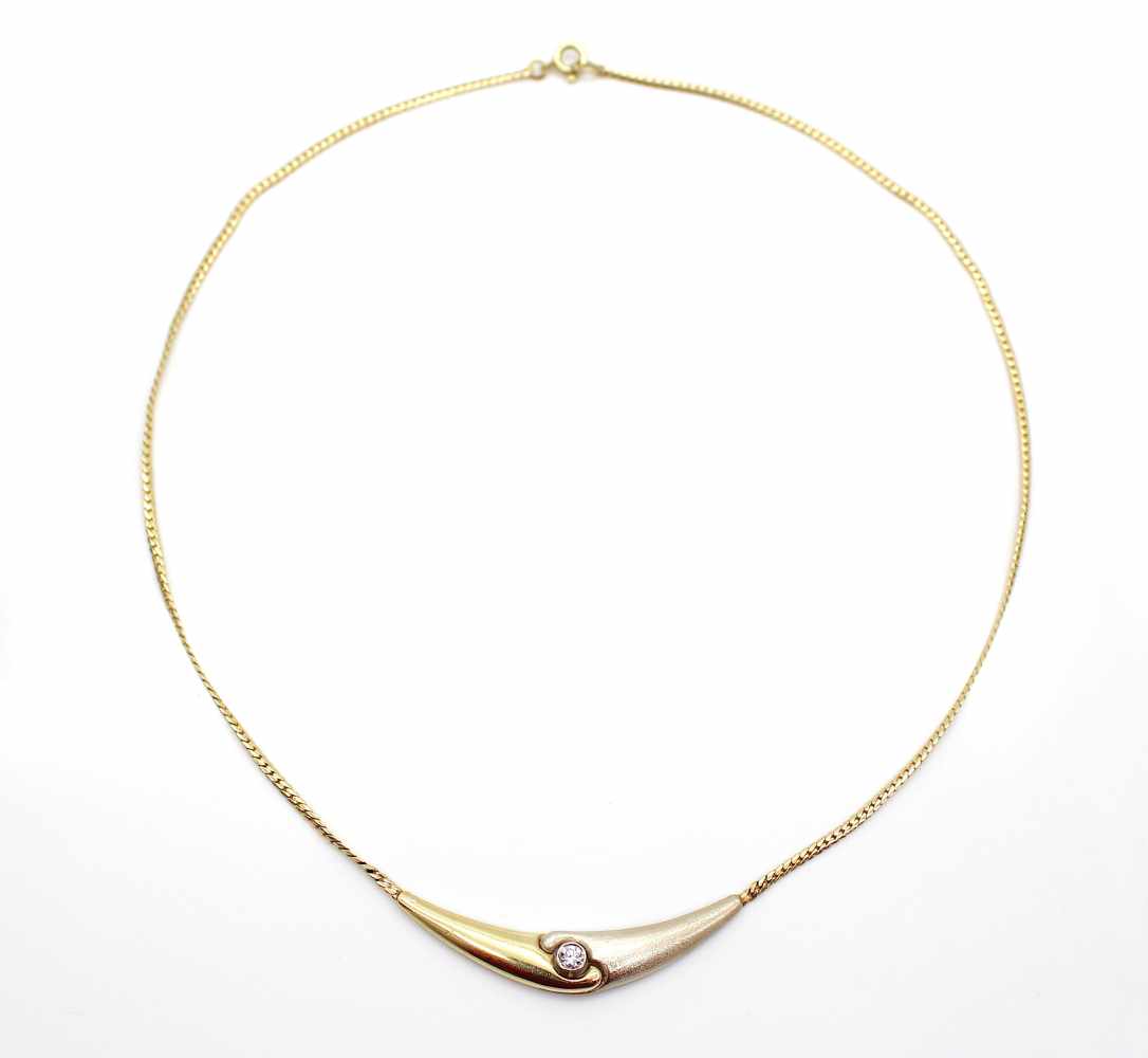 Necklace made of 585 gold with one brilliant, ca. 0,13 ct. weight 6,7 g, length approx. 40 cm- - -