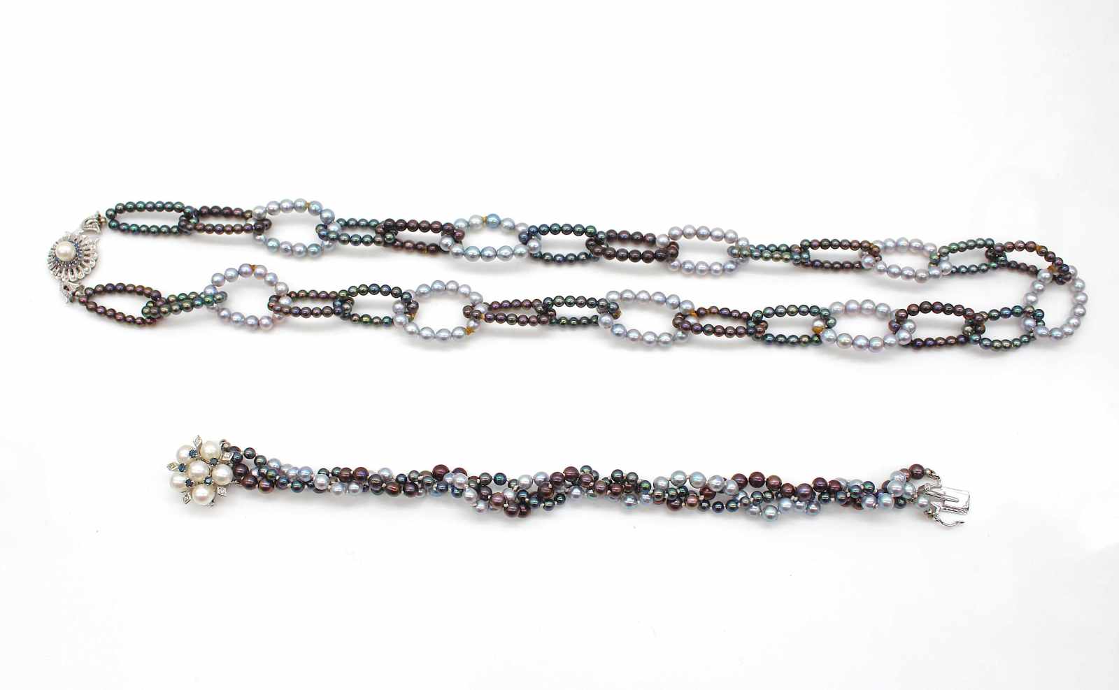 1 cultured pearl necklace and 1 bracelet with black and grey pearls. The locks are made of 585 white - Image 5 of 6
