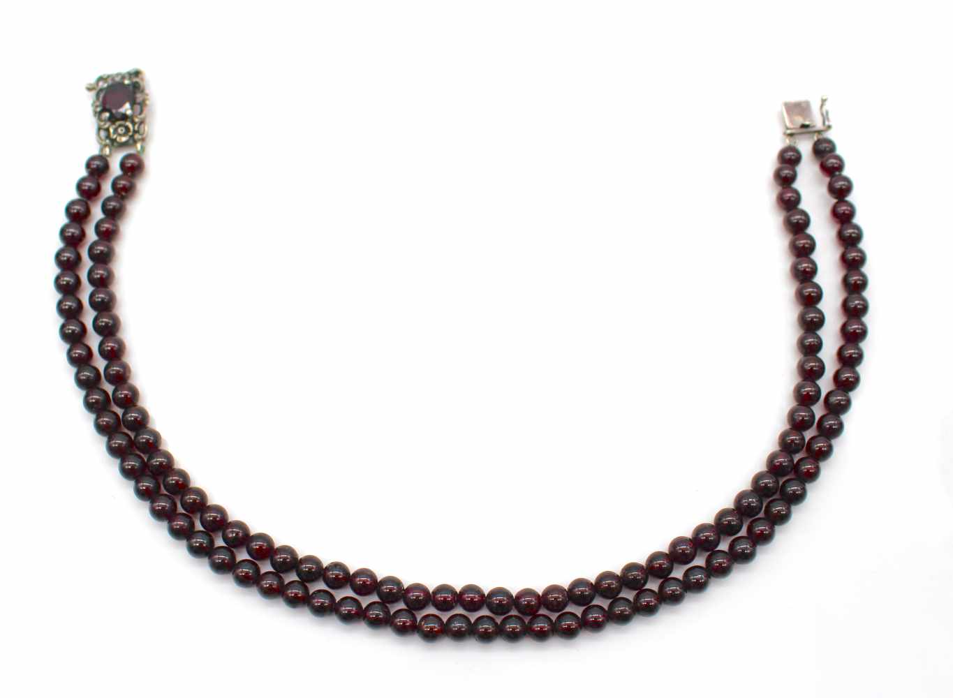 Chain with 2 rows of garnet balls and a lock tested for silver.weight 82,9 g, length approx. 40 - Image 3 of 3