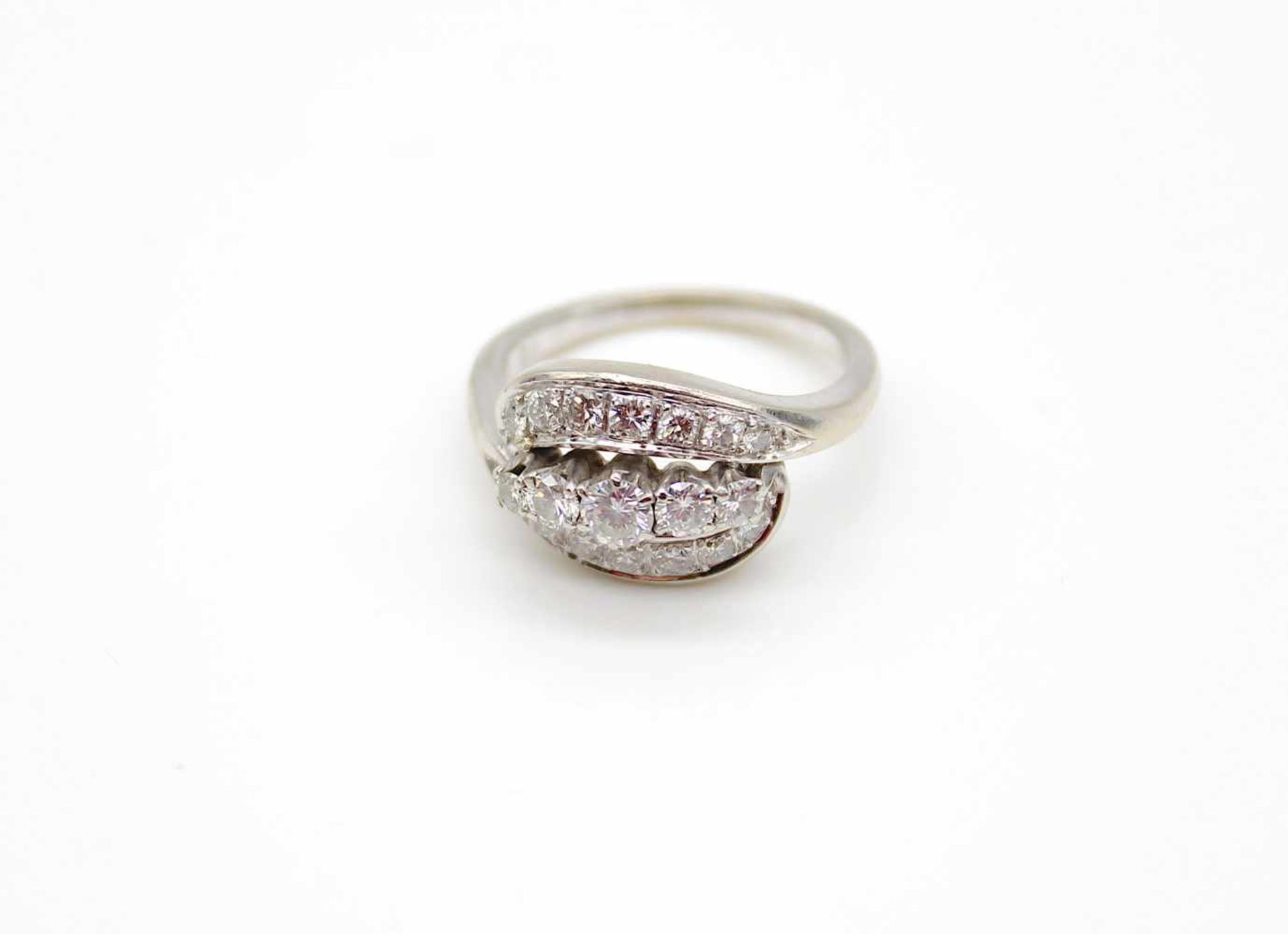 Ring in 750 white gold with 19 brilliants, approx. 0.86 ct in medium quality.Weight 6.8 g, size - Bild 2 aus 3