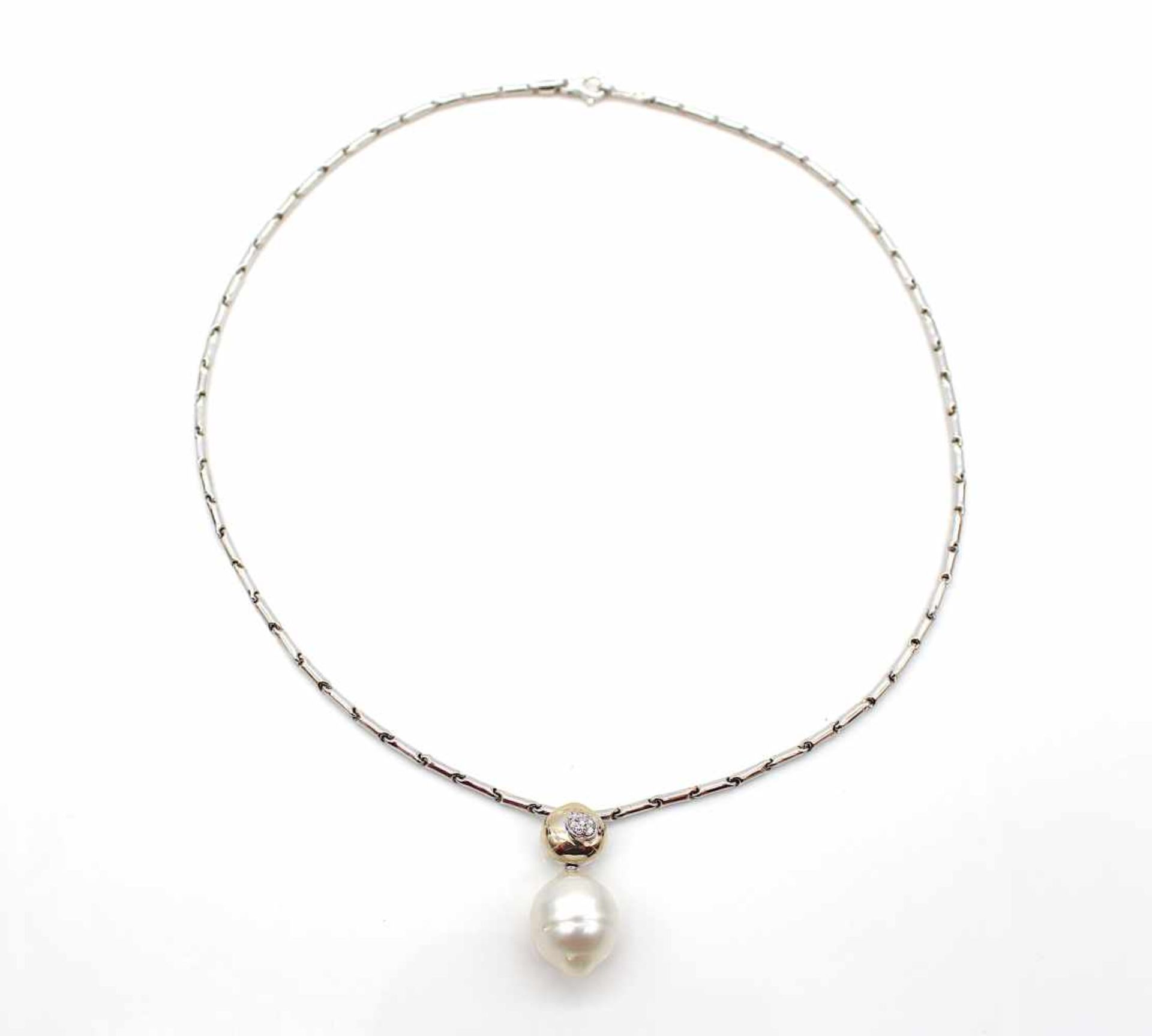 Chimento necklace in 750 white gold with a South Sea cultured pearl and small diamonds, ca. 0,08 - Bild 2 aus 3