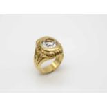 Ring of 750 gold with a topaz.Weight 24.5 g, size 60- - -15.00 % buyer's premium on the hammer