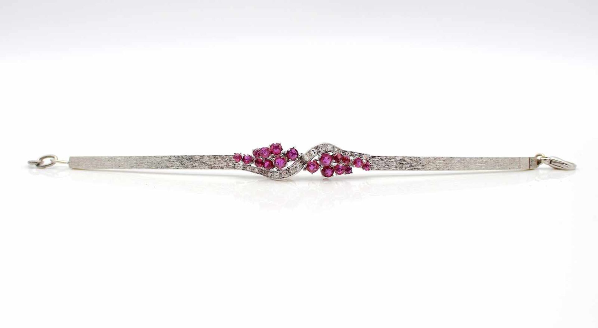 Bracelet in 585 white gold with 18 rubies, total ca. 2.02 ct and 16 diamonds, total ca. 0.27 ct, - Bild 3 aus 3