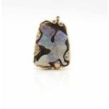 Pendant / brooch made of 750 gold with an opal and brilliants, approx. 0.50 ct in high quality.