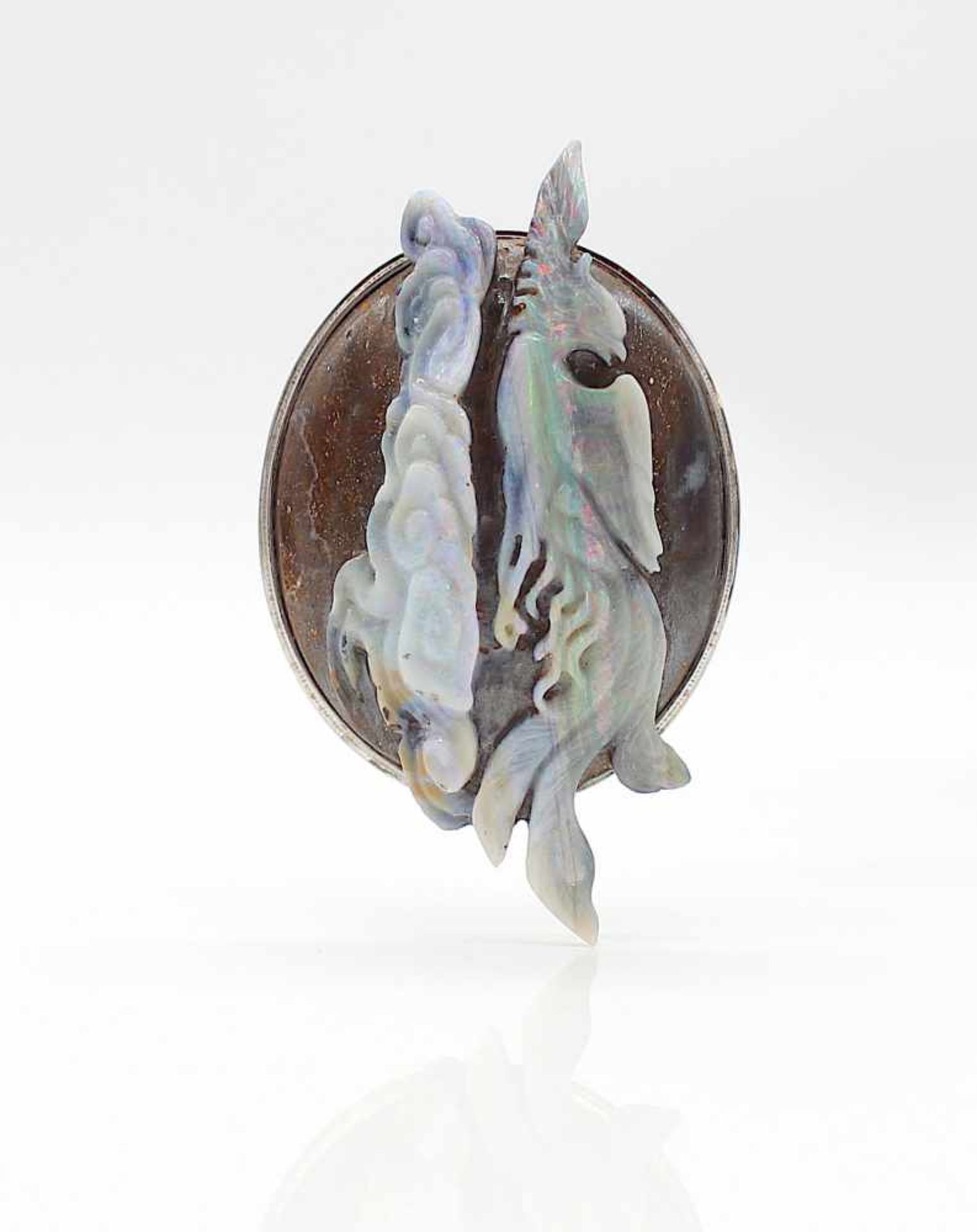 1 brooch in tested 585 white gold with a boulder opal in the shape of a phoenix. The end piece of - Bild 2 aus 4