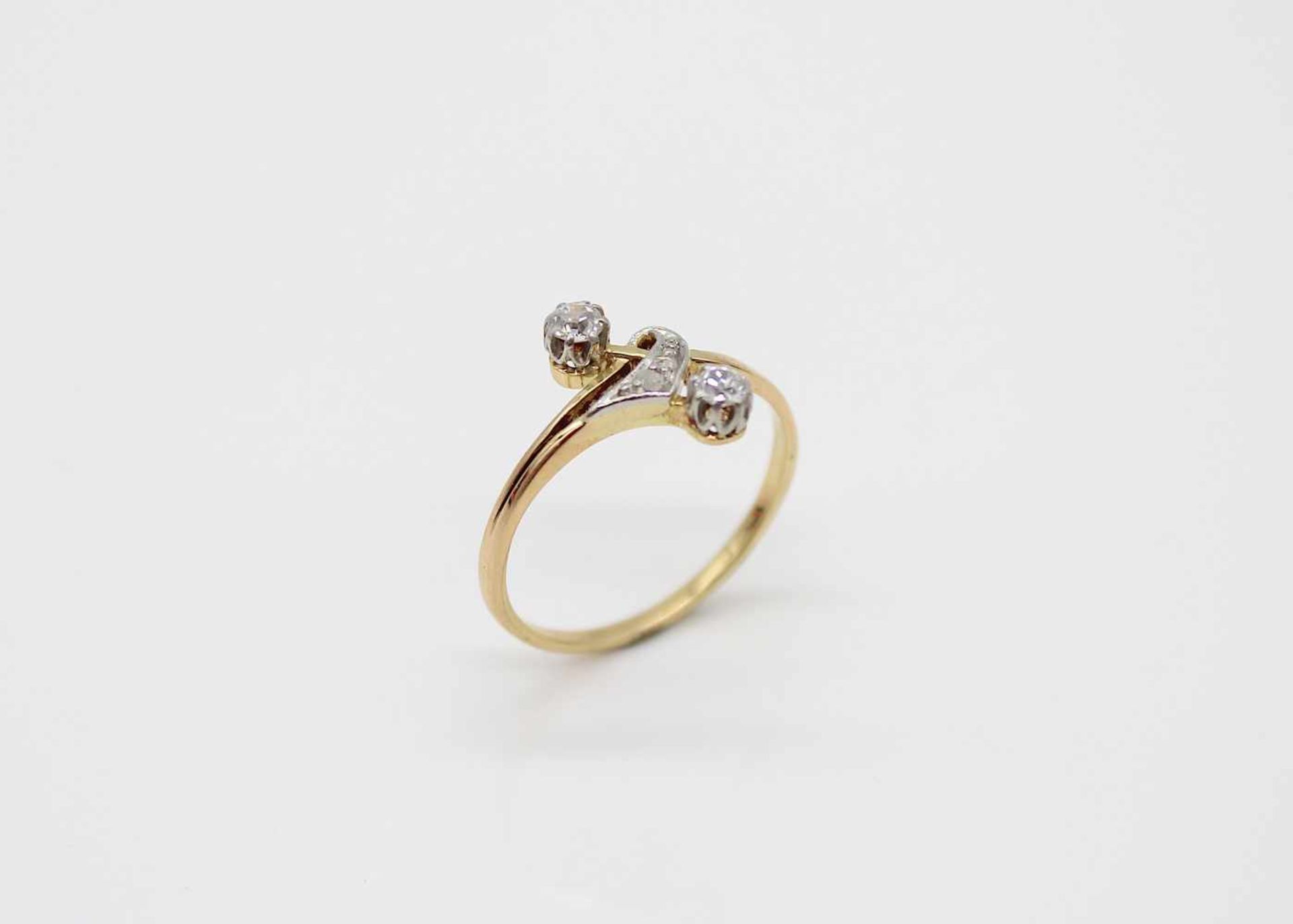 Ring tested for 585 gold with diamonds, approx. 0.11 ct in high quality.Weight 2.1 g, size 57- - - - Bild 2 aus 3