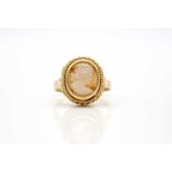 Ring of 585 gold with a cameo.Weight 4.1 g, size 58- - -15.00 % buyer's premium on the hammer
