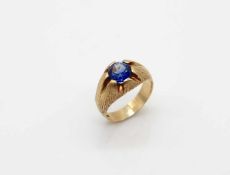 Ring tested for 585 gold with a synthetic sapphire, about 2.4 ct.Weight 7.6 g, size 56- - -15.00 %