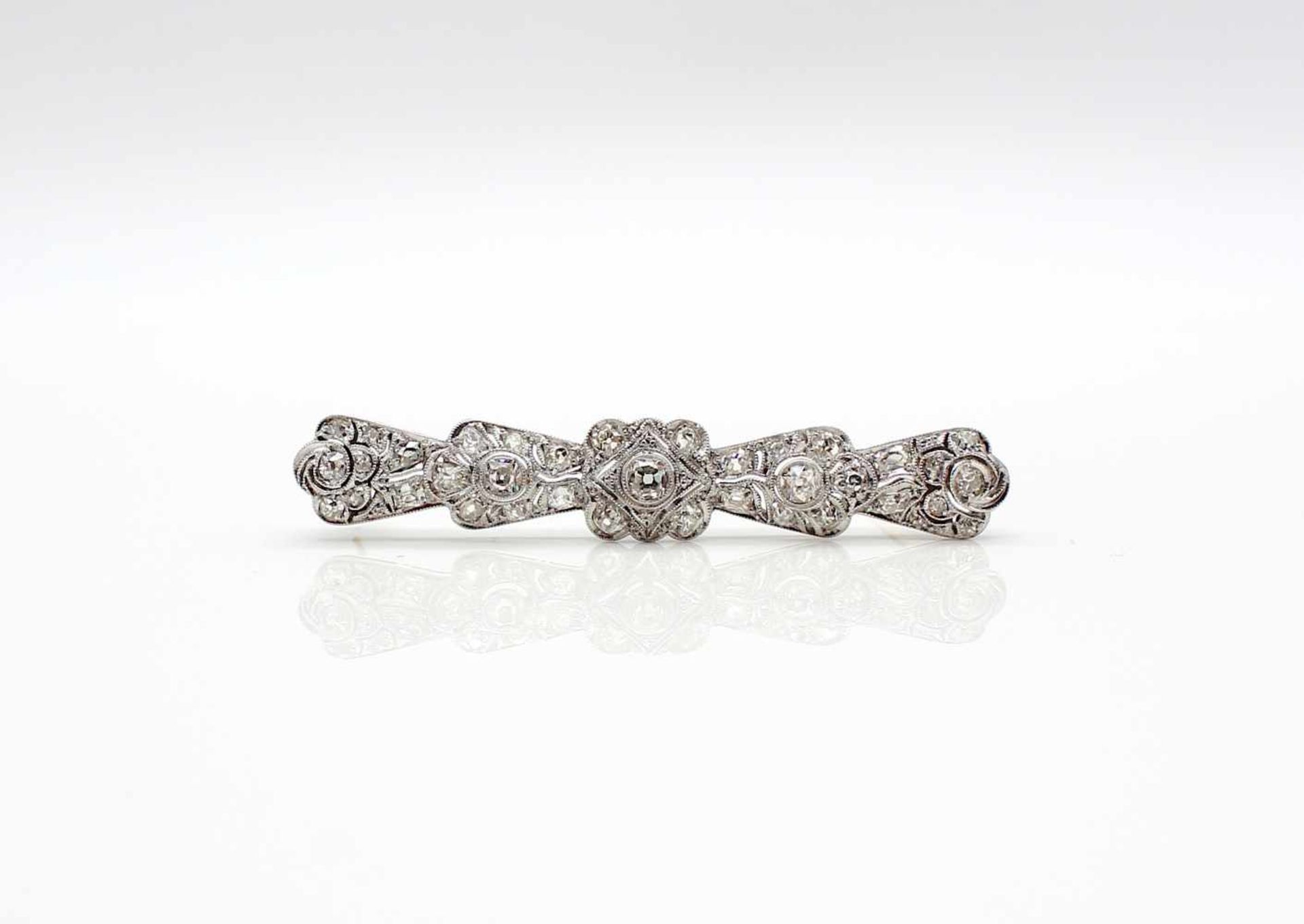 Antique brooch tested on platinum with 37 diamonds in Old-Mine-Cut and Fantasy-Cut, total approx.