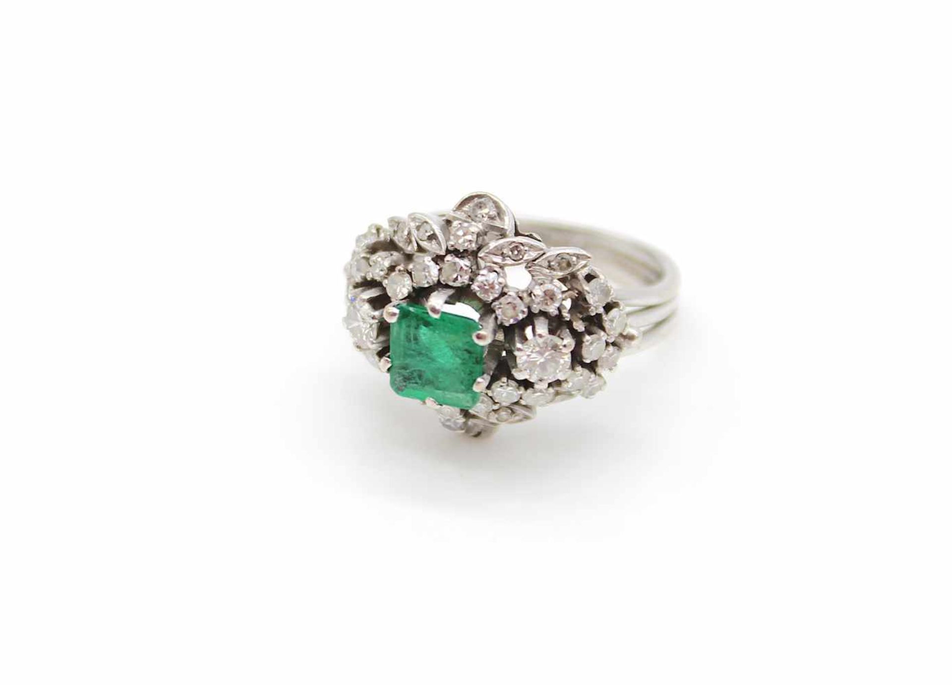 Ring tested for 750 gold with an emerald of approx. 1 ct and 41 diamonds, total approx. 1.1 ct ( - Bild 2 aus 3