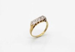 Ring made of 585 gold with 4 diamonds, total approx. 0.47 ct, high purity and medium degree of