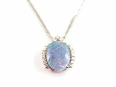 Necklace in 585 white gold with an opal triplet and 13 diamonds, total approx. 0.50 ct, high