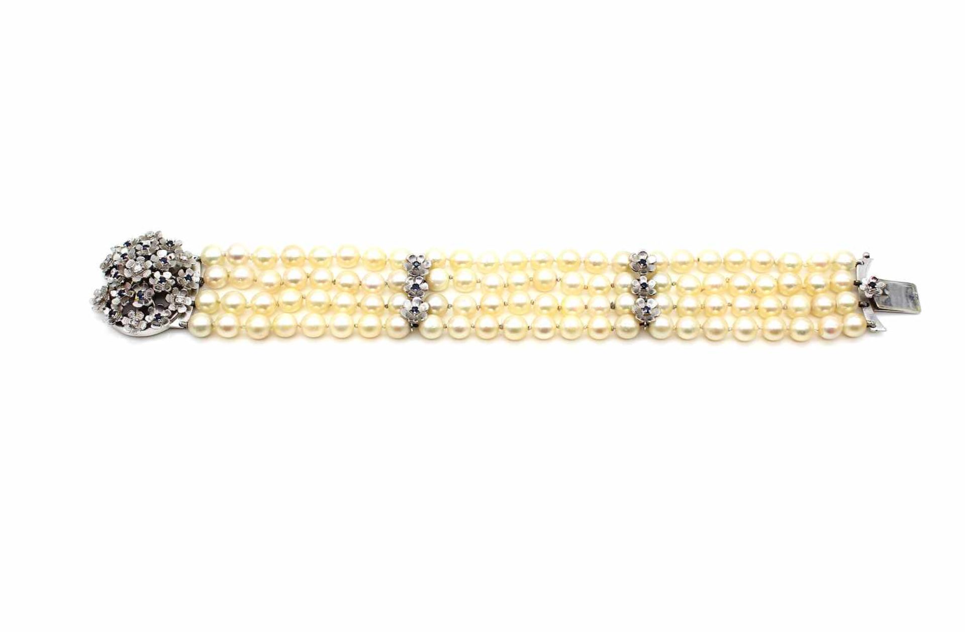 Bracelet with Akoya cultured pearls, diameter 6.1 - 6.3 mm, lock made of 585 gold with 19 sapphires, - Bild 2 aus 2