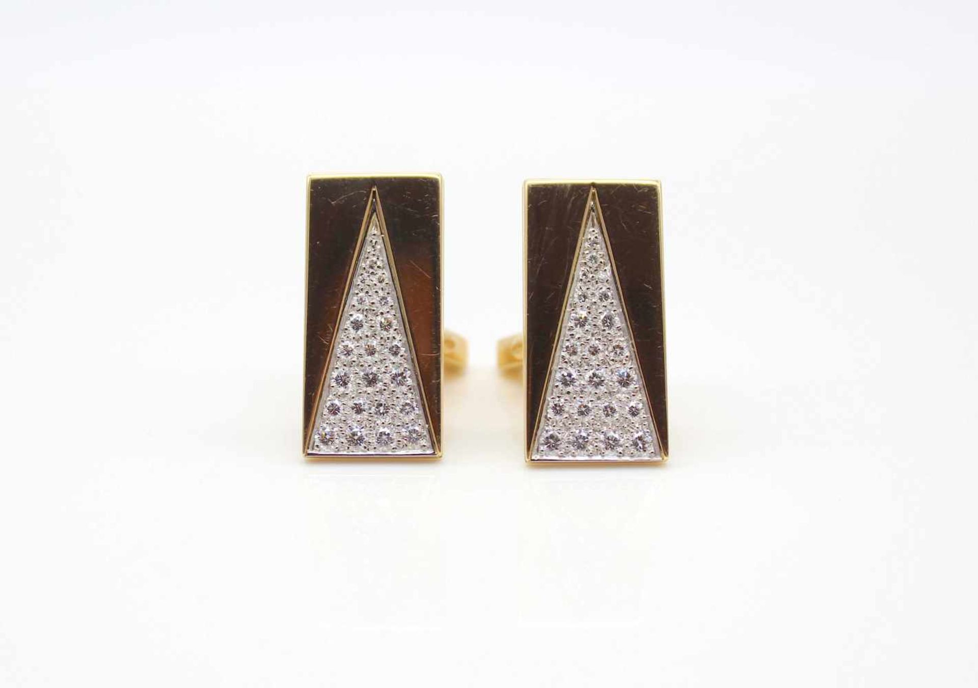 1 pair of 750 gold cufflinks with diamonds and octagonal-cut diamonds, total approx. 2.5 ct in - Bild 2 aus 4