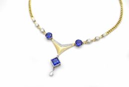 Necklace made of 750 gold and platinum with one tanzanite in princess cut, approx. 4.5 ct, 2
