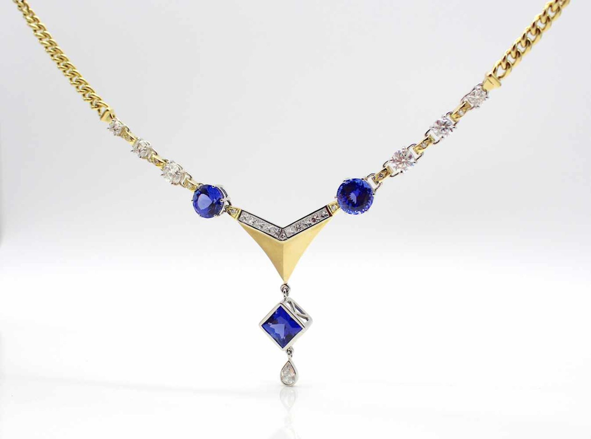 Necklace made of 750 gold and platinum with one tanzanite in princess cut, approx. 4.5 ct, 2 - Bild 4 aus 4
