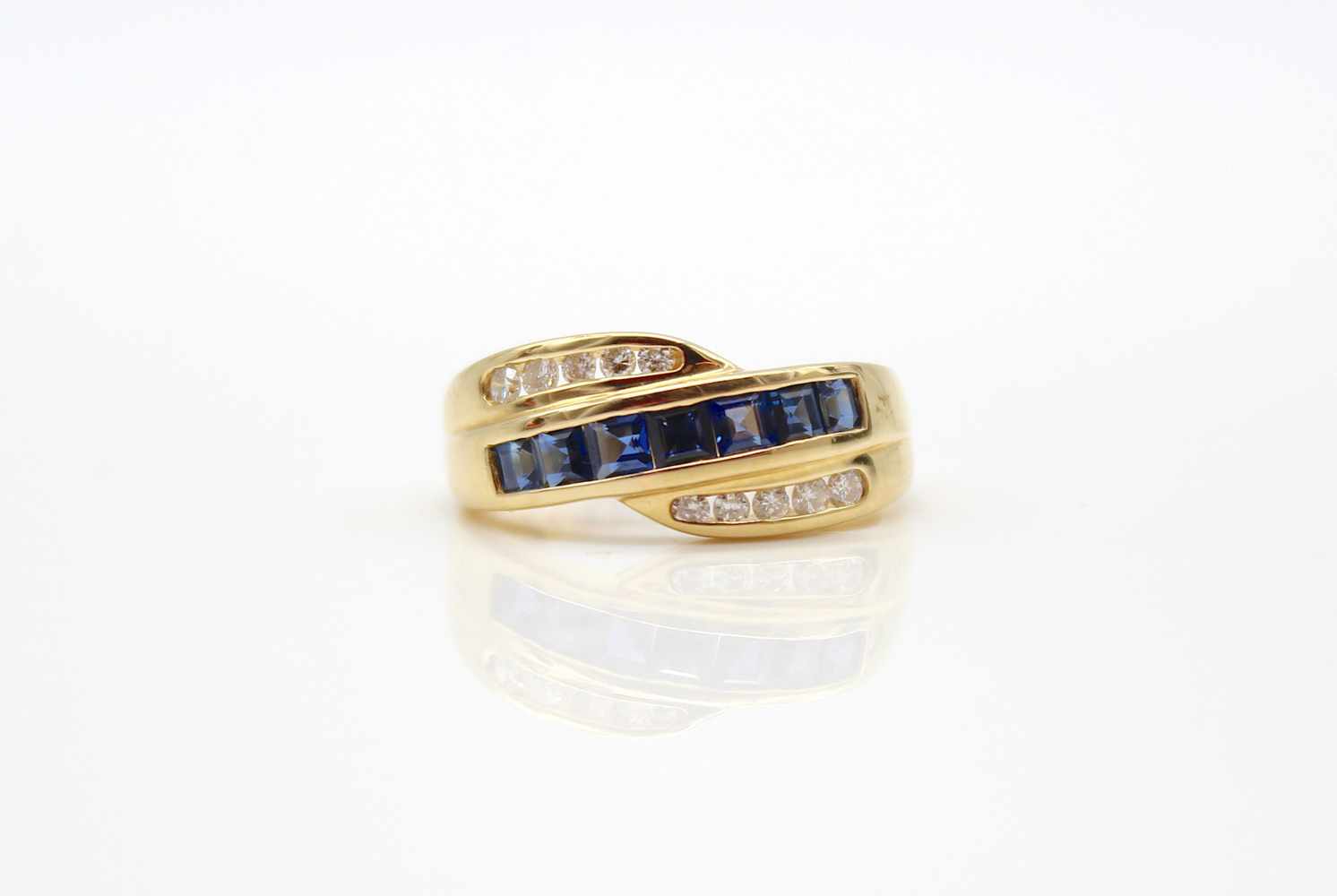 Ring made of 585 gold with 7 sapphires in staircase square cut, total approx. 0.90 ct and 10 - Image 3 of 3