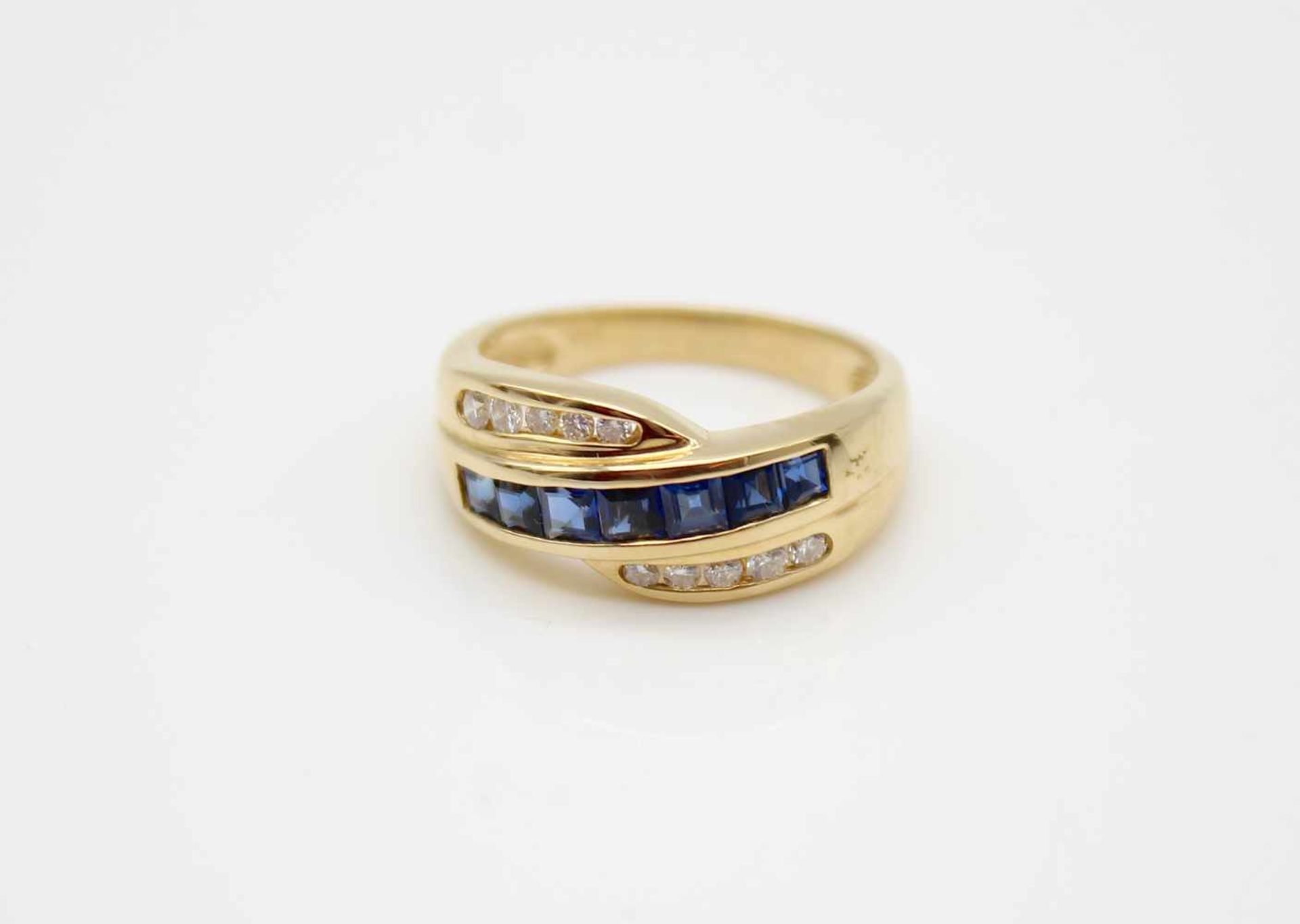 Ring made of 585 gold with 7 sapphires in staircase square cut, total approx. 0.90 ct and 10 - Bild 2 aus 3