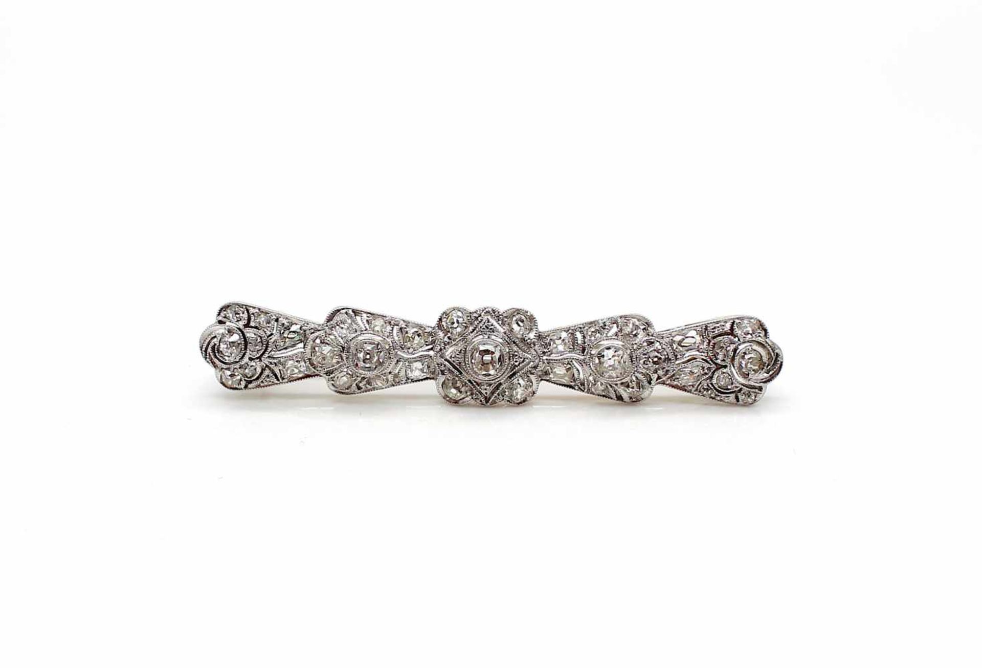 Antique brooch tested on platinum with 37 diamonds in Old-Mine-Cut and Fantasy-Cut, total approx. - Bild 2 aus 3