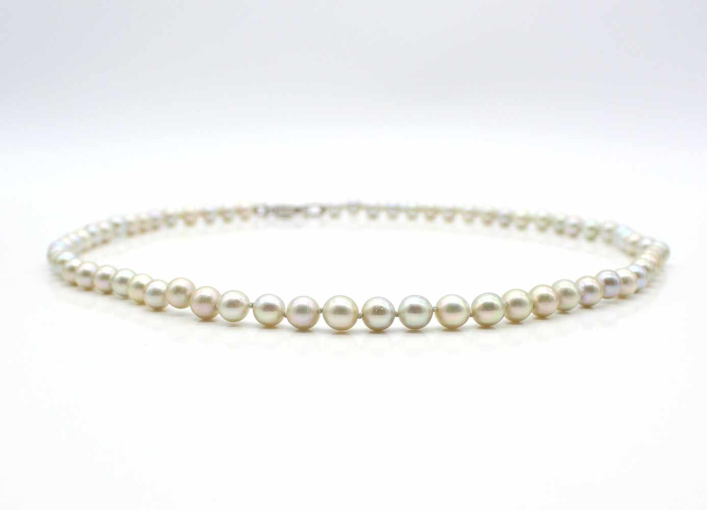 Akoya cultured pearl necklace, diameter 7.0 to 7.4 mm, lock tested on 585 gold with 30 diamonds, - Image 3 of 3