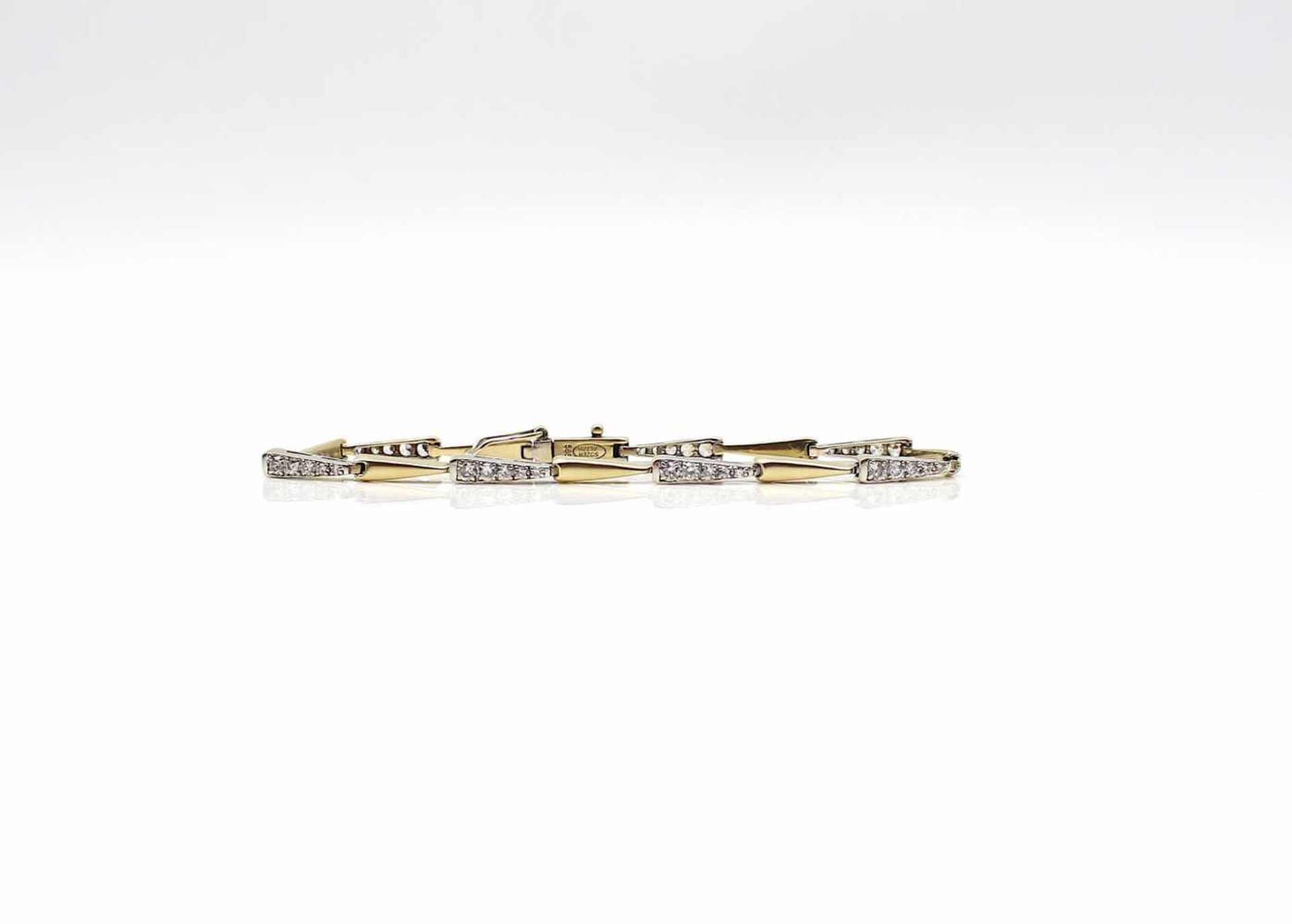 Bracelet in 585 gold with cubic zirconia.weight 6,9 g, length 19 cmArmband aus 585er Gold mit - Bild 2 aus 3