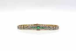Bracelet made of 585 gold with 11 emeralds, total 1.2 ct and 164 octagonal cut diamonds ( 1