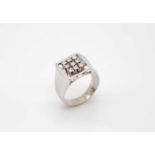 Ring in 585 white gold with 9 diamonds, total approx. 0.45 ct, high purity and colour,Weight 9.9