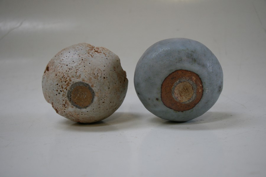 Alan Wallwork (b1931) - two Studio Pottery seed pod vases, incised 'AW' to the underside, the - Image 3 of 5