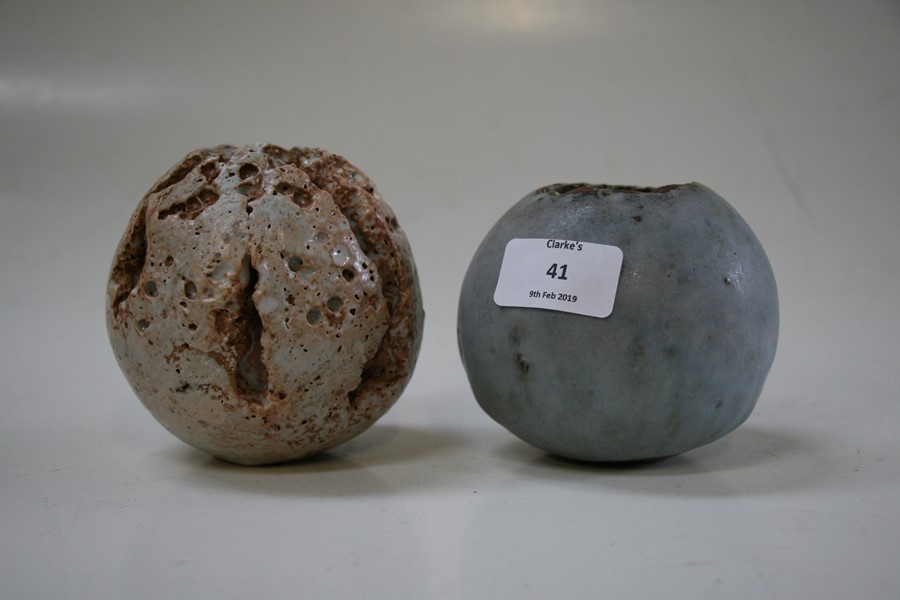 Alan Wallwork (b1931) - two Studio Pottery seed pod vases, incised 'AW' to the underside, the - Image 5 of 5