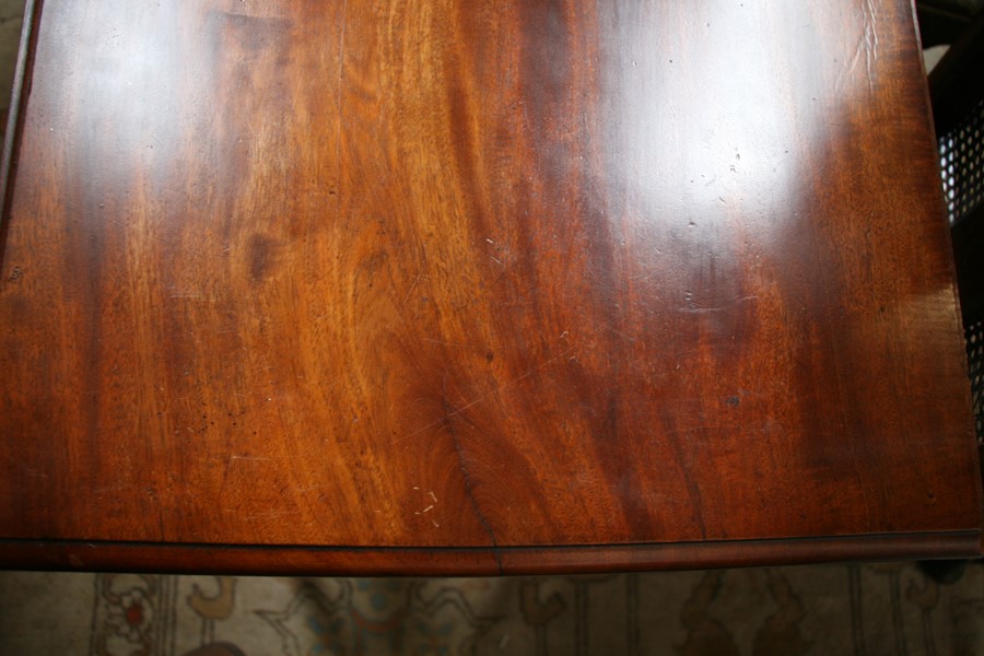 A Victorian mahogany Pembroke table on turned reeded legs, 102cms (40ins) wide.Condition Report - Image 6 of 8