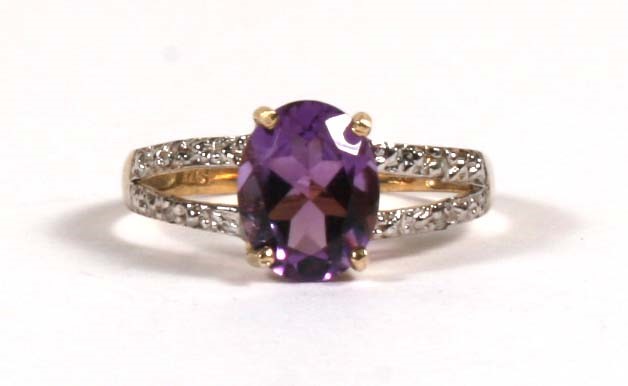 A 9ct gold & amethyst diamond dress ring, approx UK size 'N'.