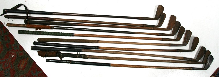 A quantity of hickory shafted golf clubs in a canvas bag (10). - Image 7 of 7