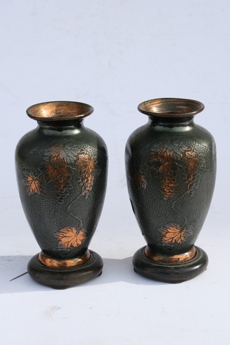 A pair of Chinese Foochow lacquer vases decorated with figures in a landscape, 31cms (12.25ins) high - Image 6 of 15