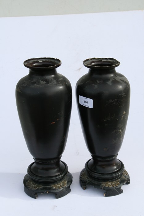 A pair of Chinese Foochow lacquer vases decorated with figures in a landscape, 31cms (12.25ins) high - Image 14 of 15