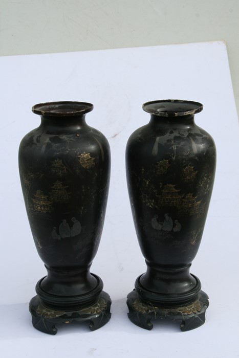 A pair of Chinese Foochow lacquer vases decorated with figures in a landscape, 31cms (12.25ins) high - Image 12 of 15